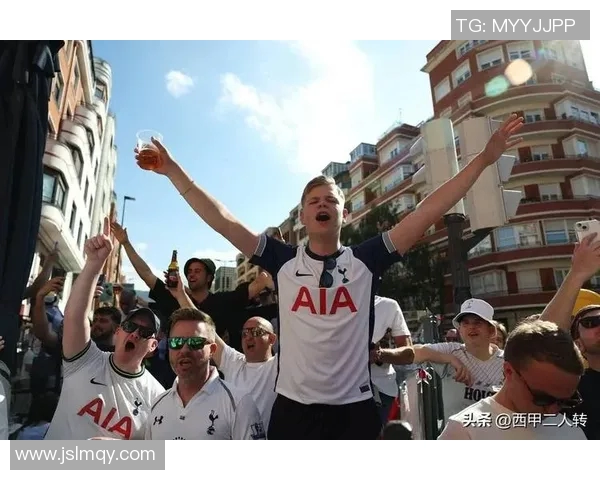 安粤兄对决曼联的精彩较量引发球迷热议与期待 安粤兄对决曼联的精彩较量引发球迷热议与期待