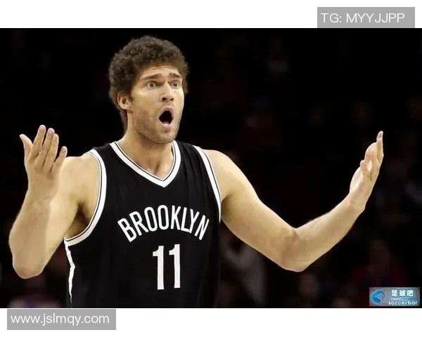 布鲁克洛佩斯的篮球之路与职业生涯的辉煌成就分析