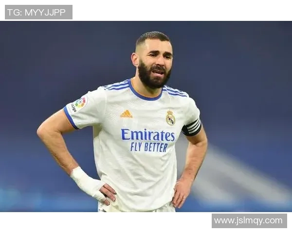 本泽马：从足球天才到传奇射手的辉煌旅程与未来展望