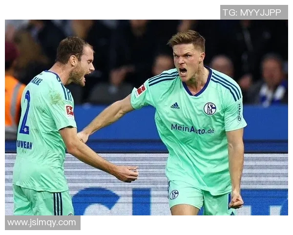 沙尔克与慕尼黑的激烈对决谁能在德甲赛场上笑到最后