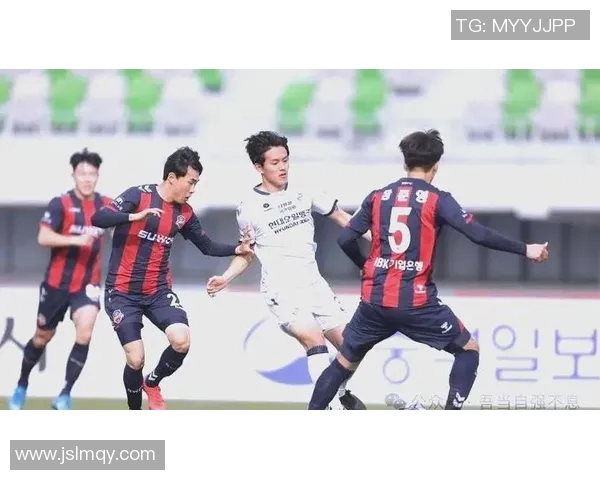 蔚蓝现代与全北现代的较量谁能在赛场上笑到最后