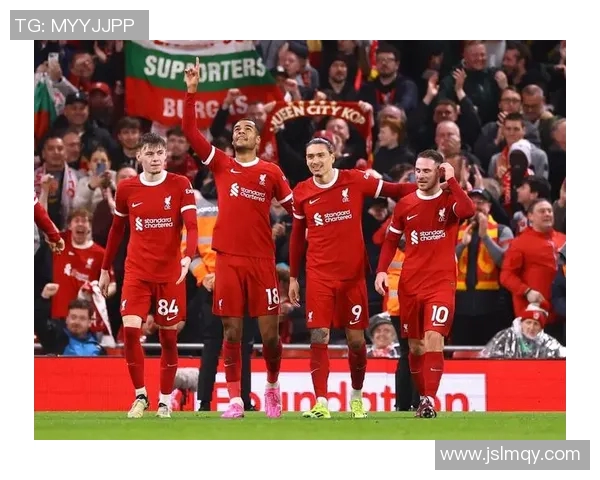 利物浦与曼联激战正酣比分结果揭晓引发球迷热议